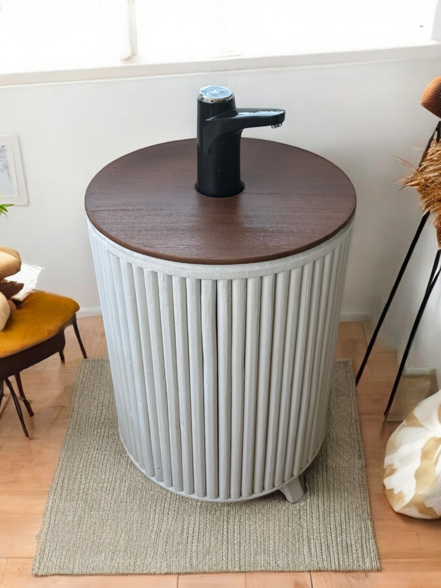 Mueble para Bidón Blanco tapa Nogal